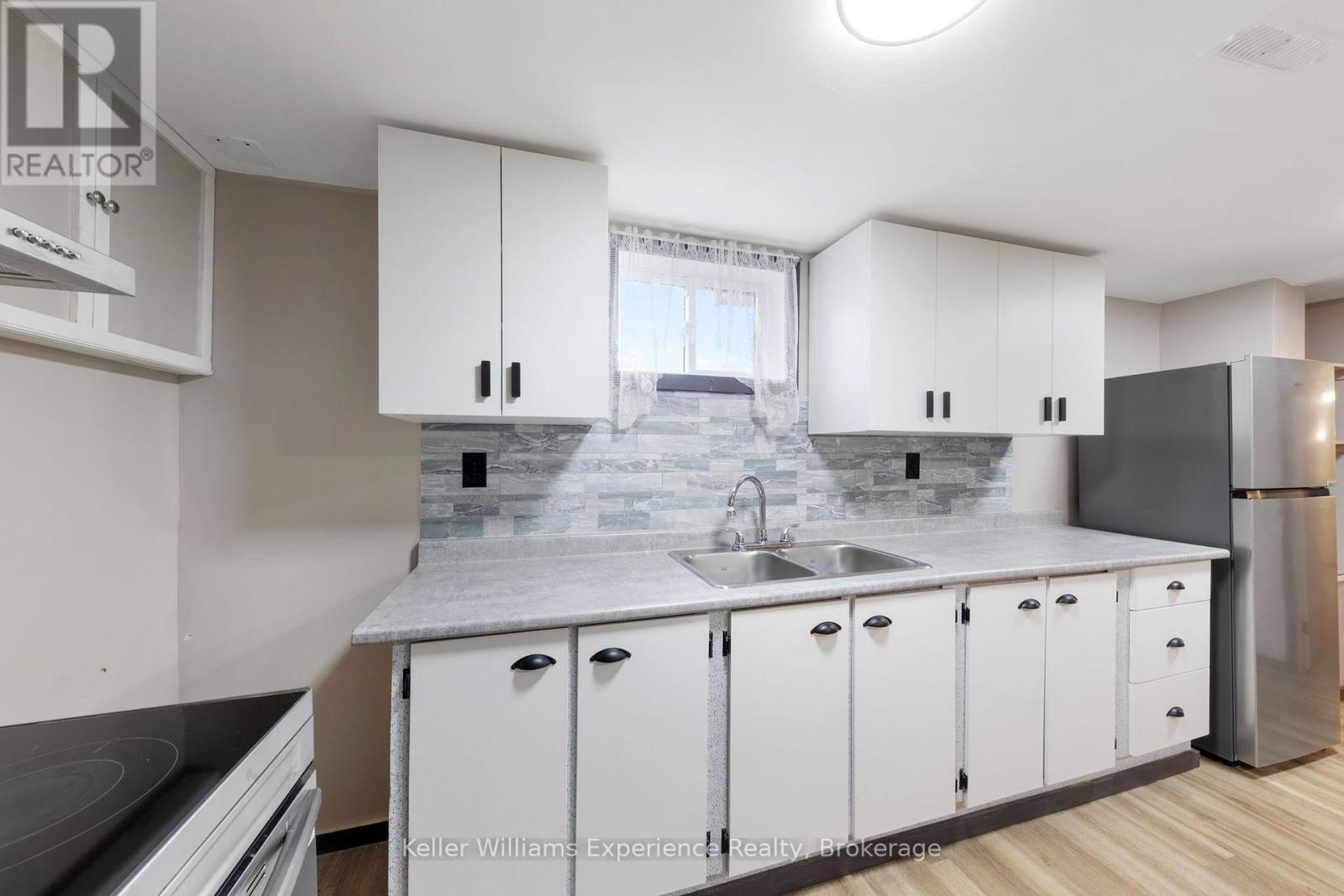 706 Simcoe Avenue, Tay, Ontario  L0K 1R0 - Photo 25 - S14112330