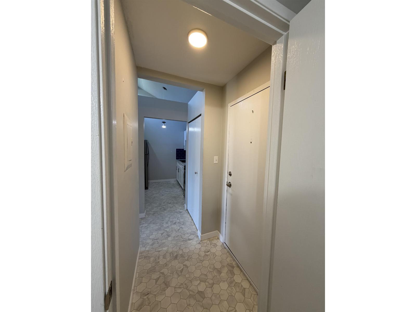 307 32733 BROADWAY EAST STREET