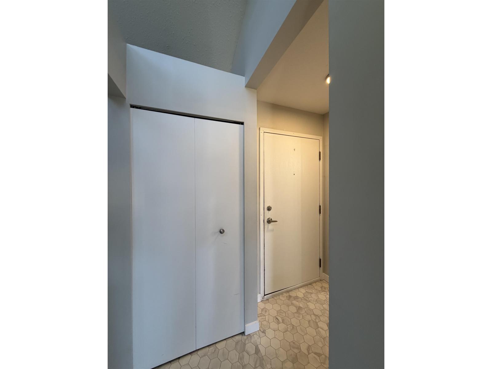 307 32733 BROADWAY EAST STREET