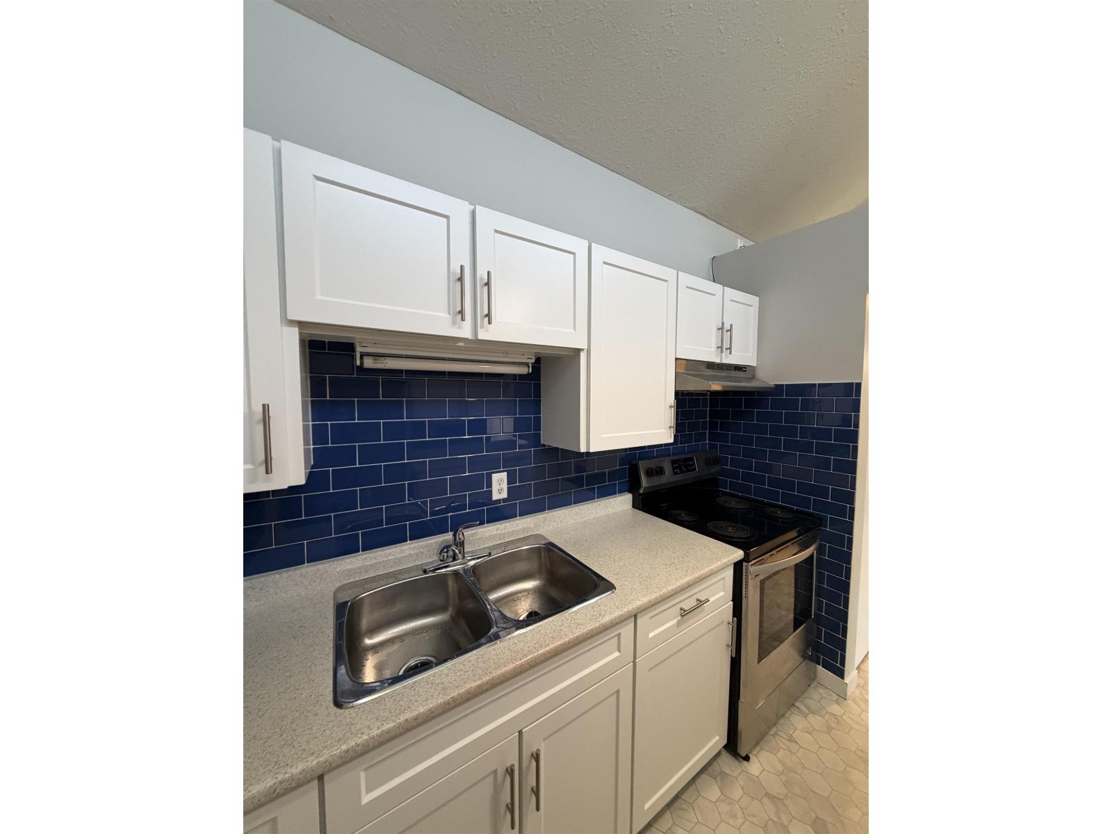 307 32733 BROADWAY EAST STREET