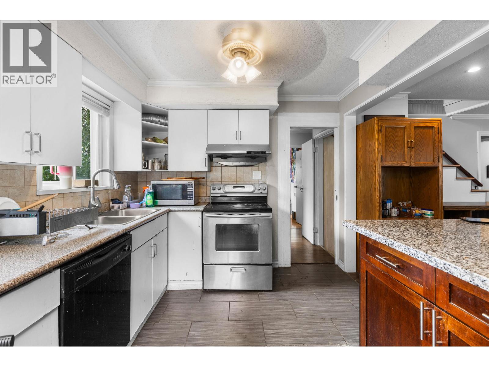 1970 Sperling Avenue, Burnaby, British Columbia  V5B 4K5 - Photo 11 - R3177967