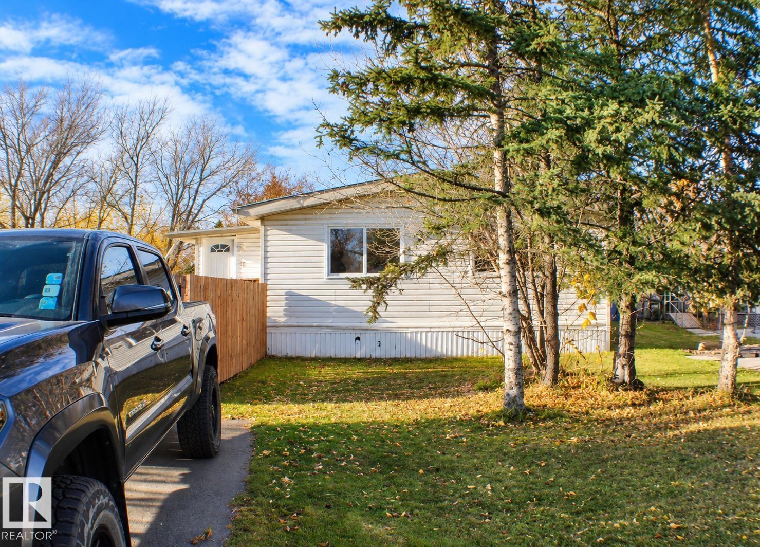 11 Willow Park Estate, Leduc, Alberta