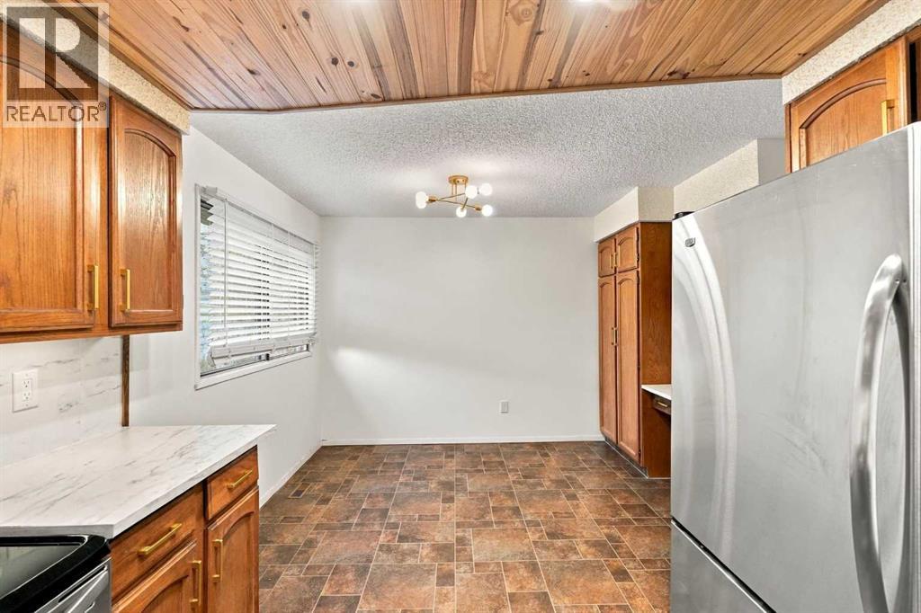 69 Glamis Gardens Sw, Calgary, Alberta  T3E 6S4 - Photo 24 - A2352743