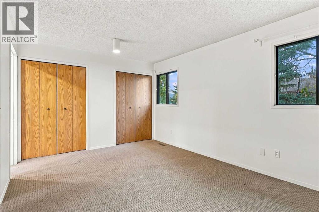 69 Glamis Gardens Sw, Calgary, Alberta  T3E 6S4 - Photo 35 - A2352743