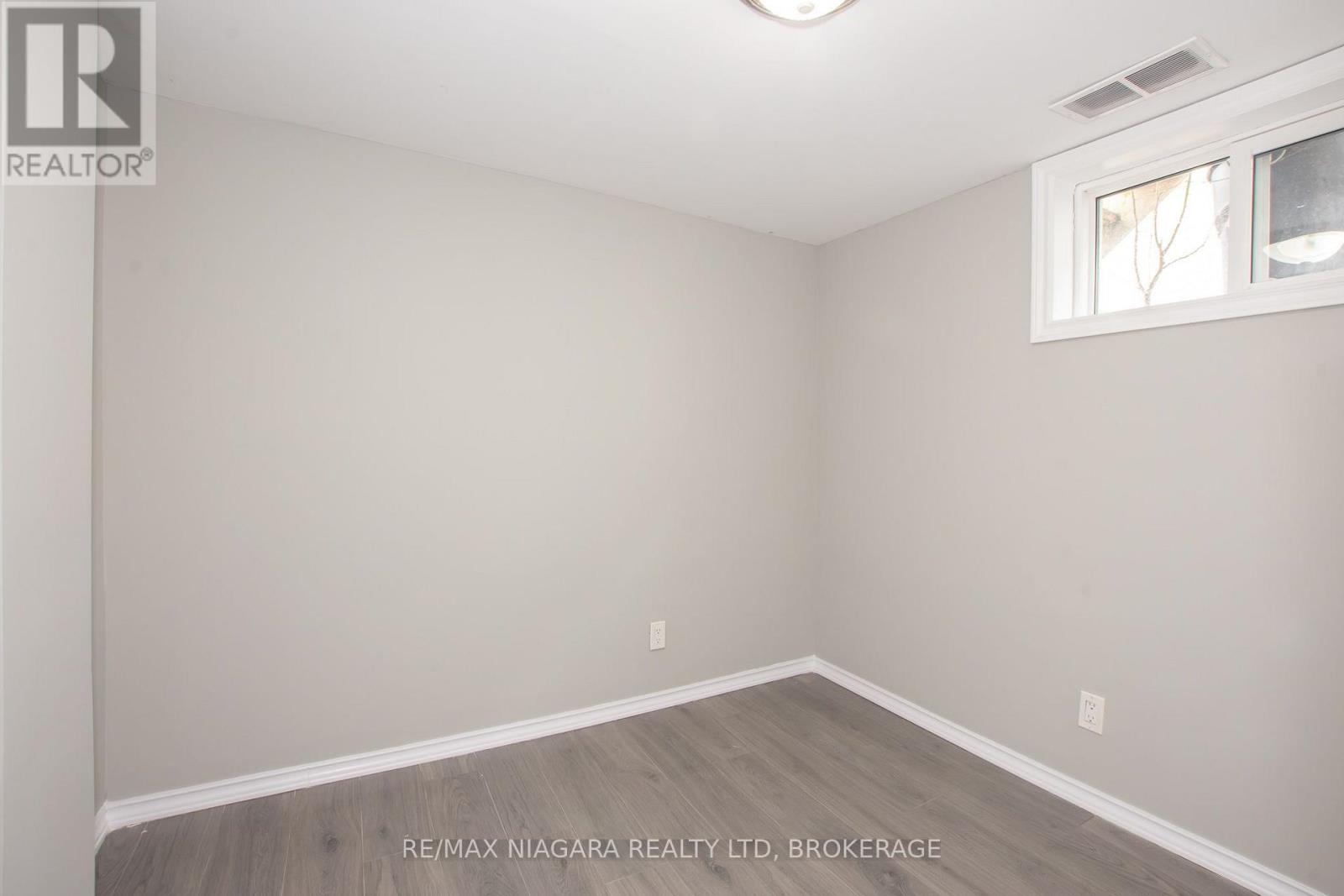4 Manchester Avenue, St. Catharines (Haig), Ontario  L2R 1N8 - Photo 15 - X14112504