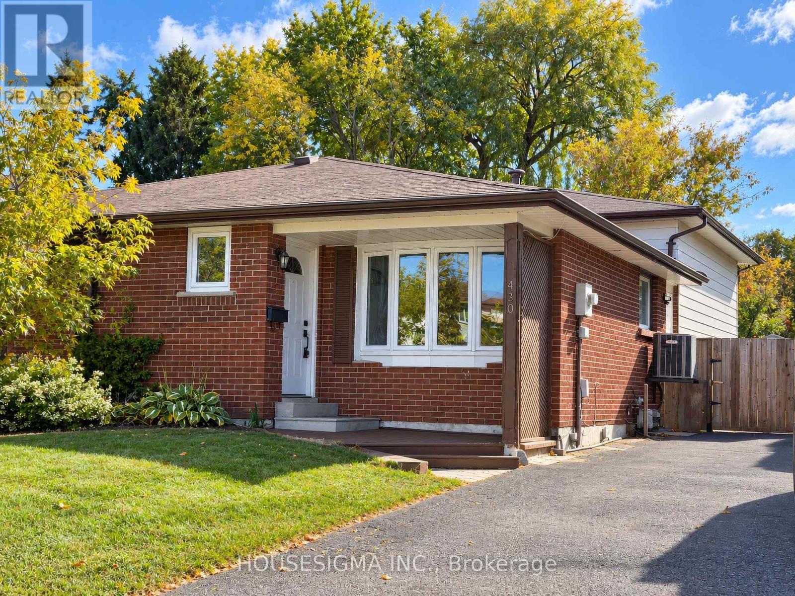 430 Harcourt Drive, Oshawa, Ontario  L1H 6V6 - Photo 2 - E14112580