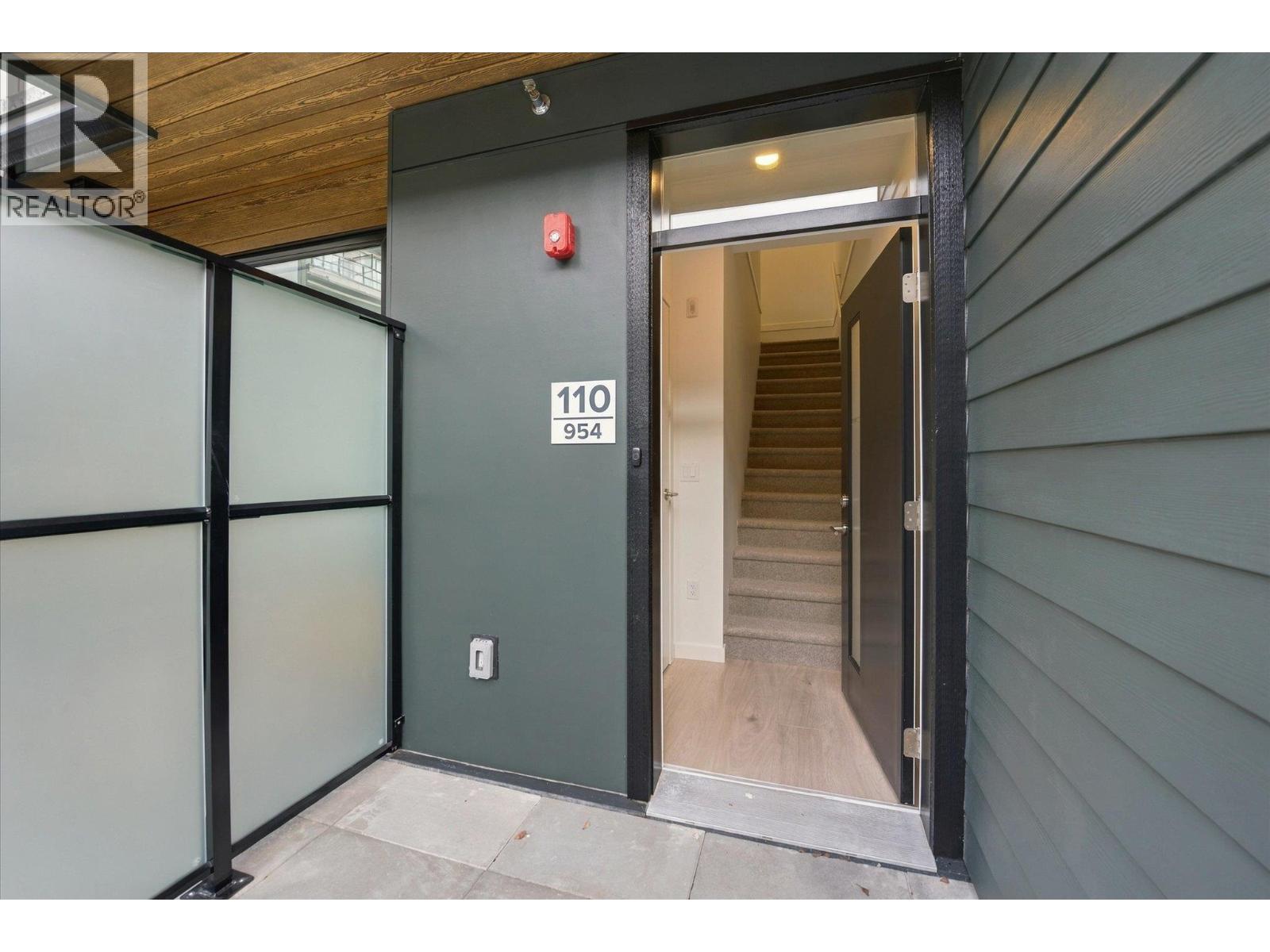 110 954 Lytton Street, North Vancouver, British Columbia  V7P 0C4 - Photo 3 - R3178131