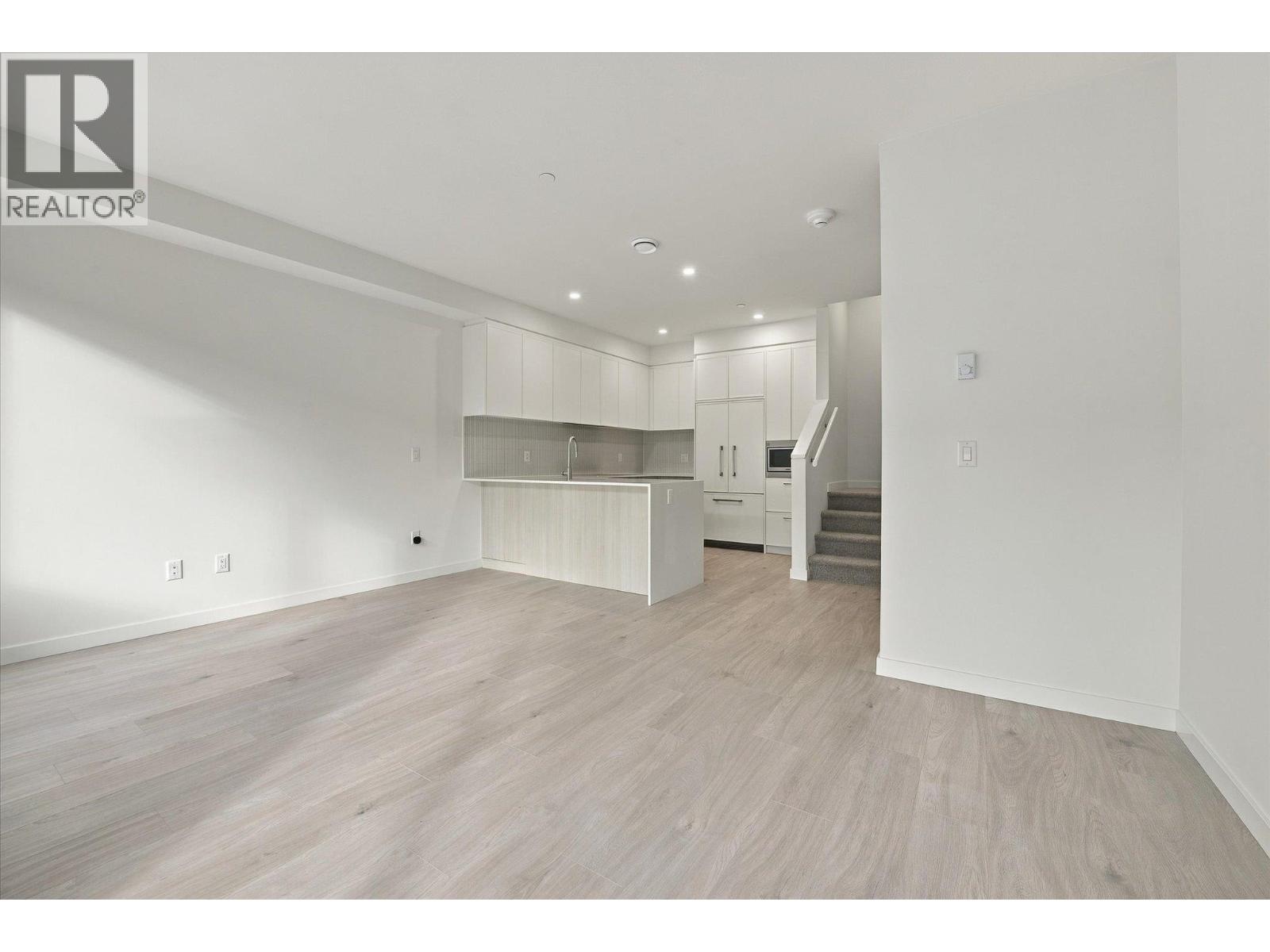 110 954 Lytton Street, North Vancouver, British Columbia  V7P 0C4 - Photo 4 - R3178131