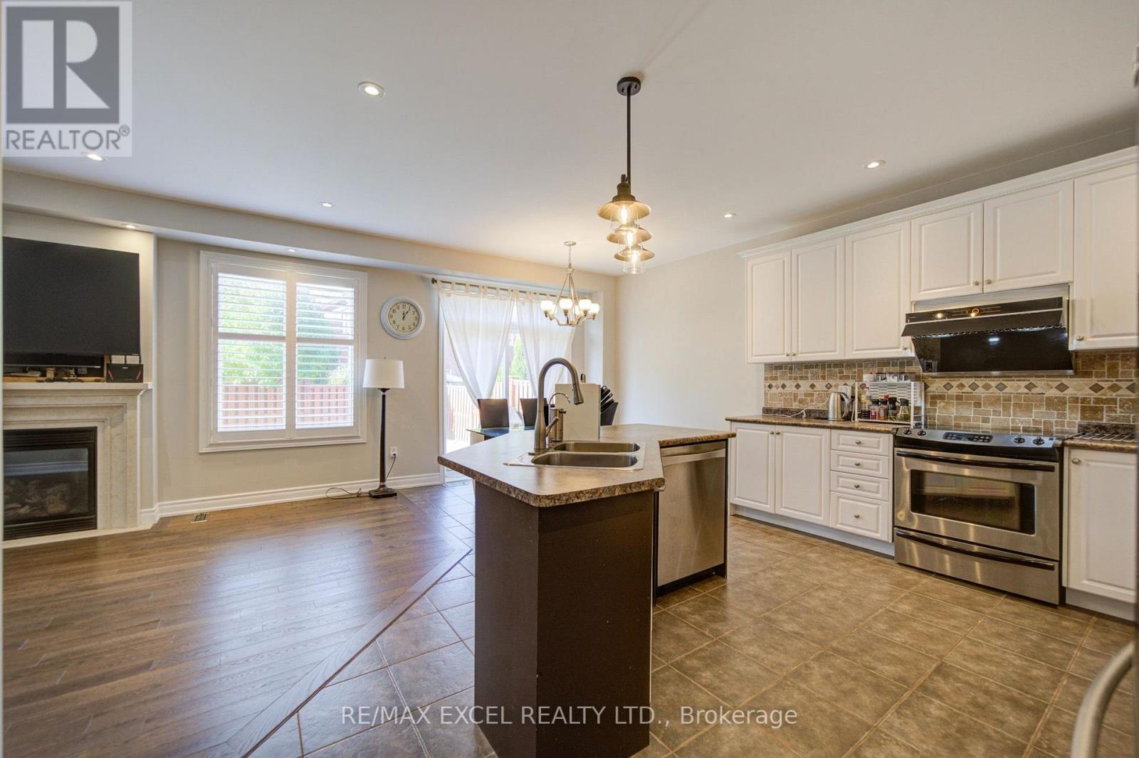 202 West Lawn Crescent, Whitchurch-Stouffville (Stouffville), Ontario  L4A 0B4 - Photo 16 - N14112512