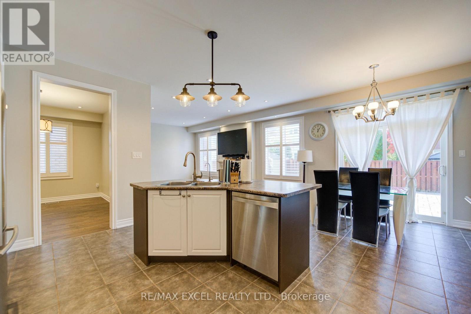 202 West Lawn Crescent, Whitchurch-Stouffville (Stouffville), Ontario  L4A 0B4 - Photo 19 - N14112512