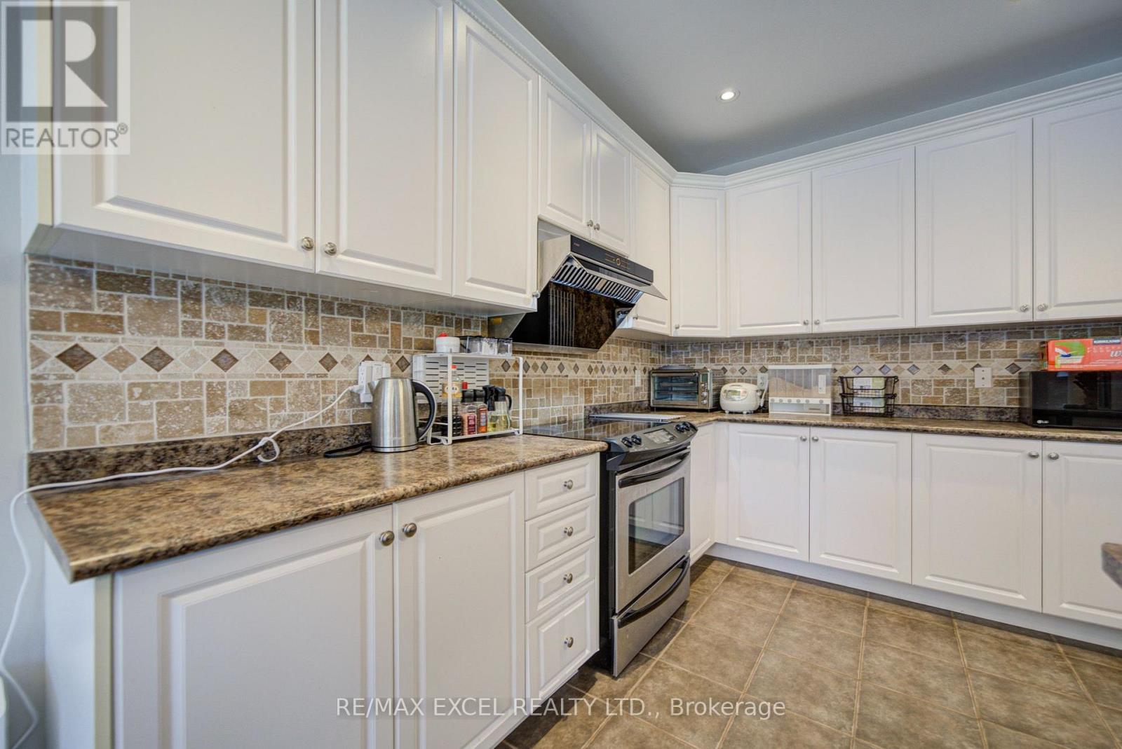 202 West Lawn Crescent, Whitchurch-Stouffville (Stouffville), Ontario  L4A 0B4 - Photo 20 - N14112512
