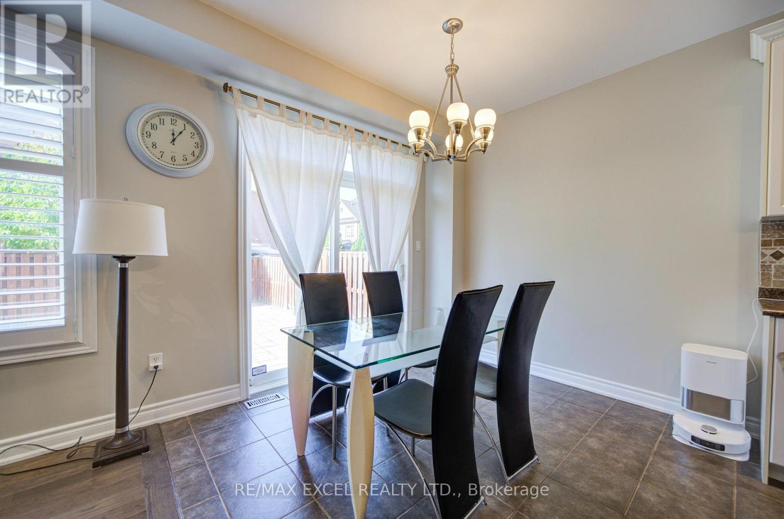 202 West Lawn Crescent, Whitchurch-Stouffville (Stouffville), Ontario  L4A 0B4 - Photo 22 - N14112512