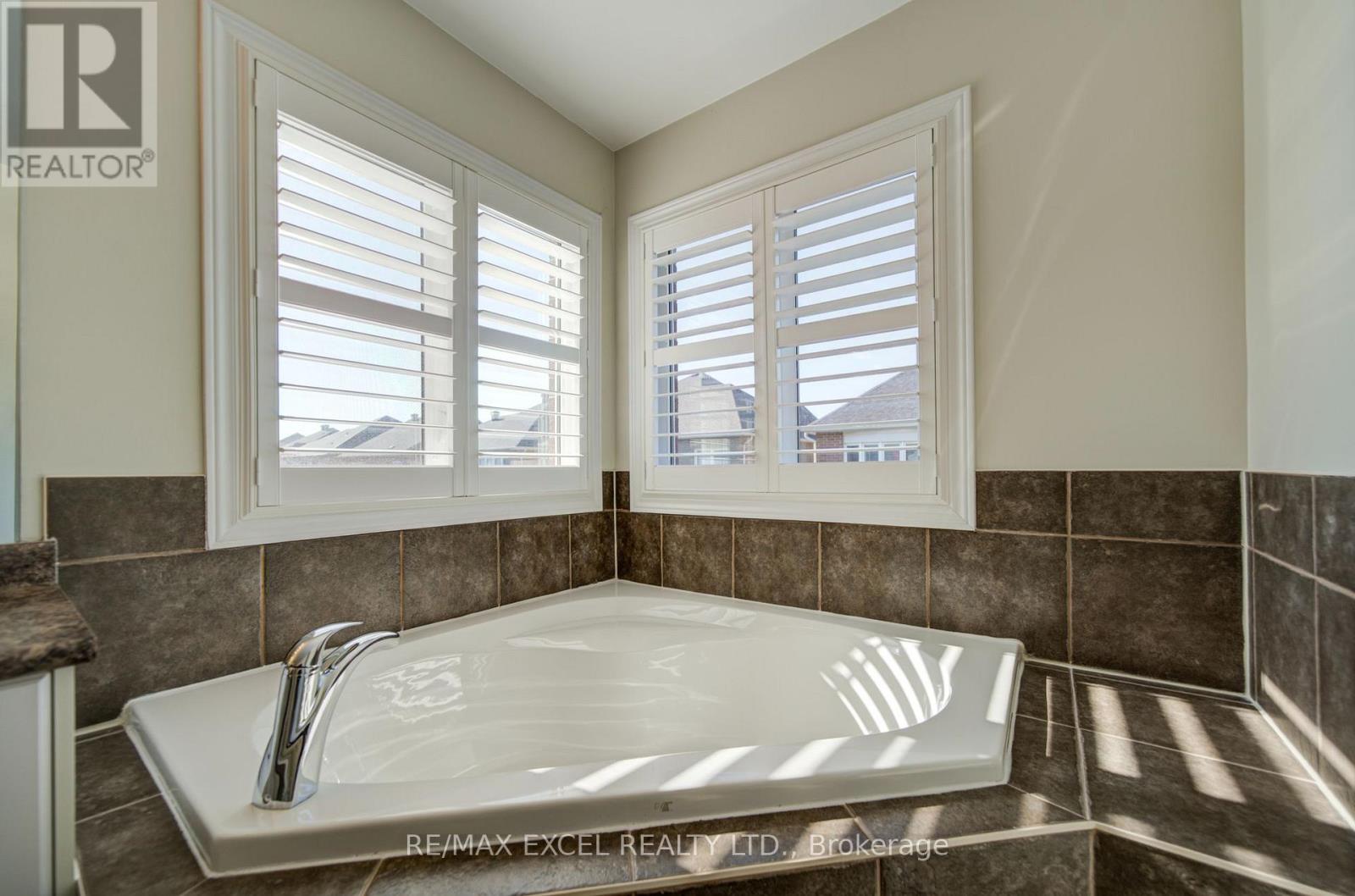 202 West Lawn Crescent, Whitchurch-Stouffville (Stouffville), Ontario  L4A 0B4 - Photo 48 - N14112512