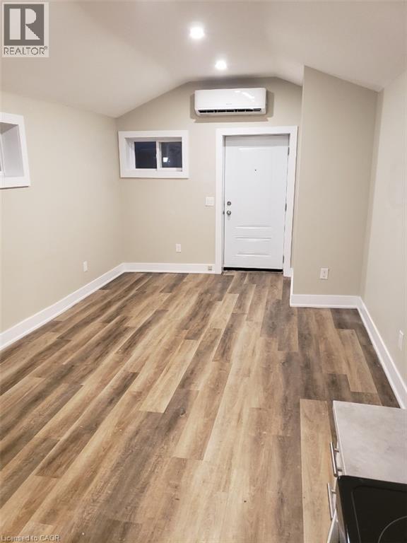 237 Hellems Avenue Unit# 1, Welland, Ontario  L3B 3B8 - Photo 5 - 40873745