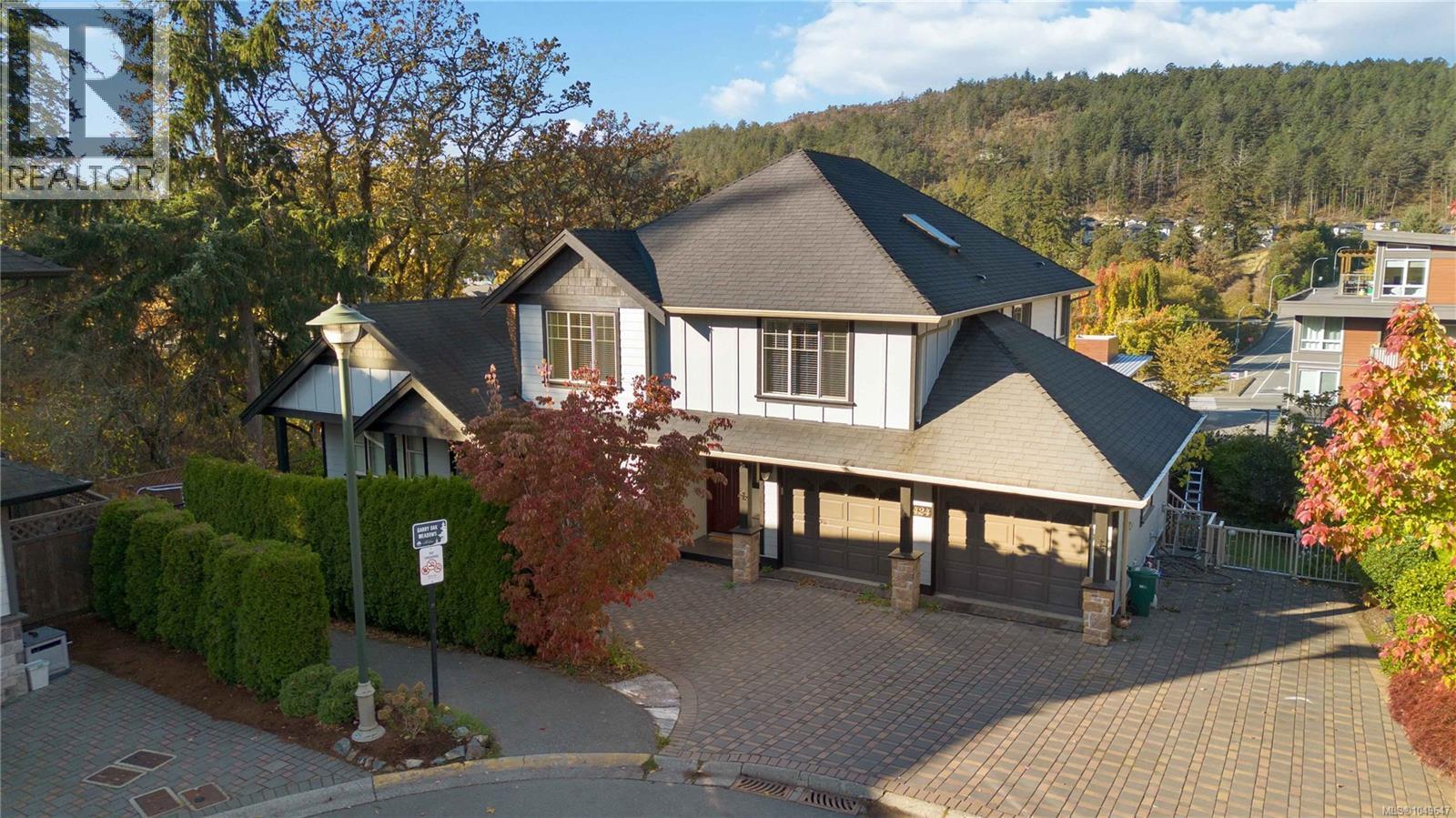 424 Nursery Hill Dr, View Royal, British Columbia