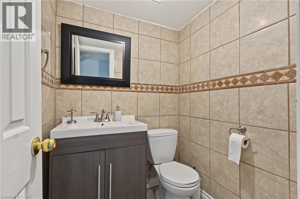 8 Valanna Court, Hamilton, Ontario  L9C 7A3 - Photo 34 - 40871373