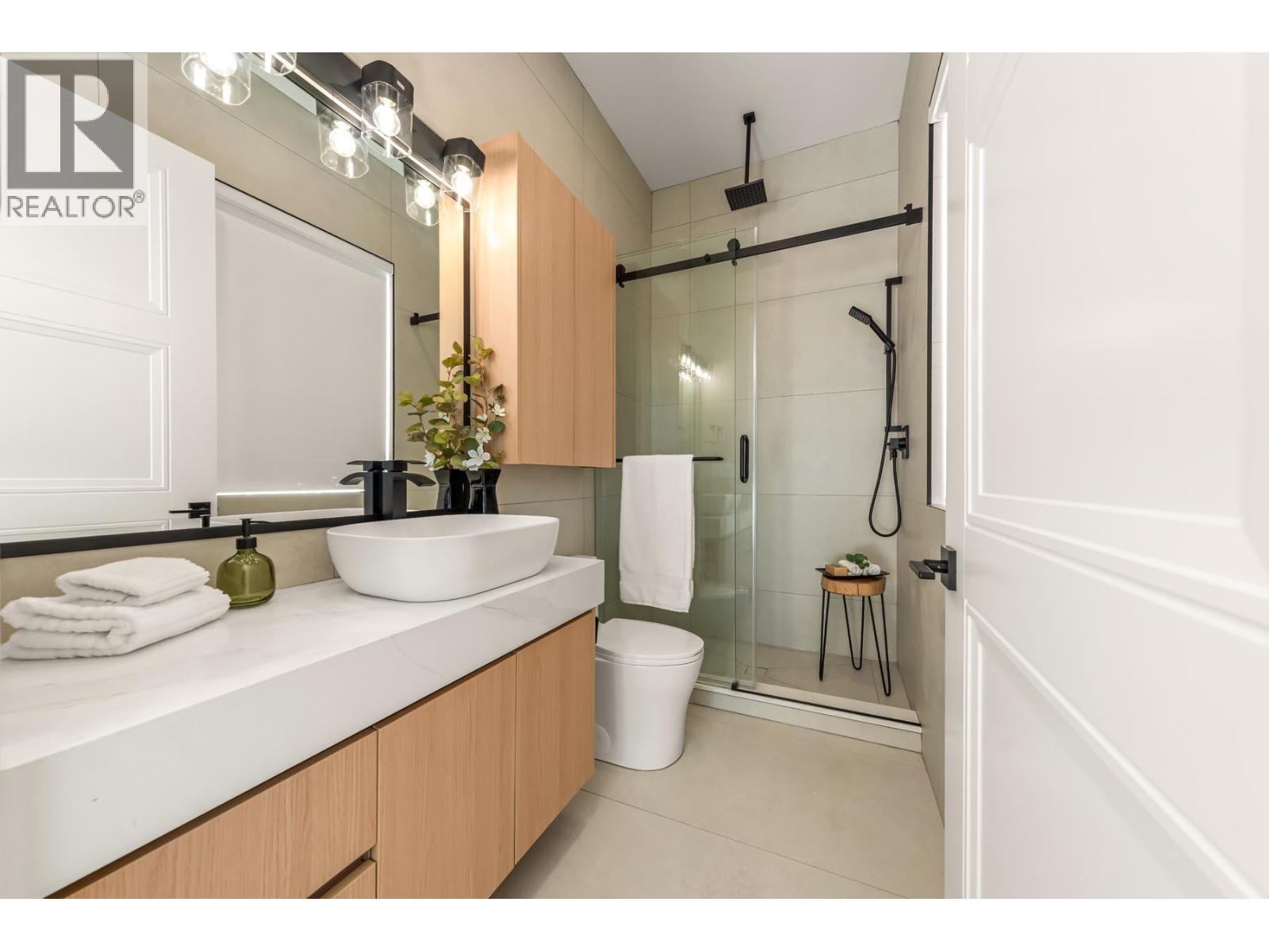 2 2686 Mcgill Street, Vancouver, British Columbia  V5K 1H3 - Photo 28 - R3177819