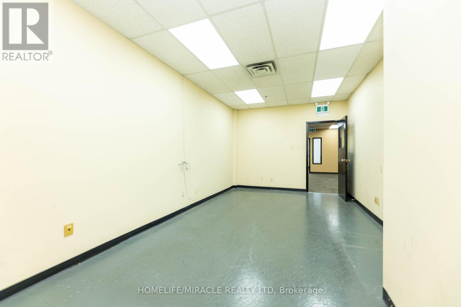 11 Automatic Road E, Brampton (Gore Industrial North), Ontario  L6S 4K6 - Photo 16 - W14112574