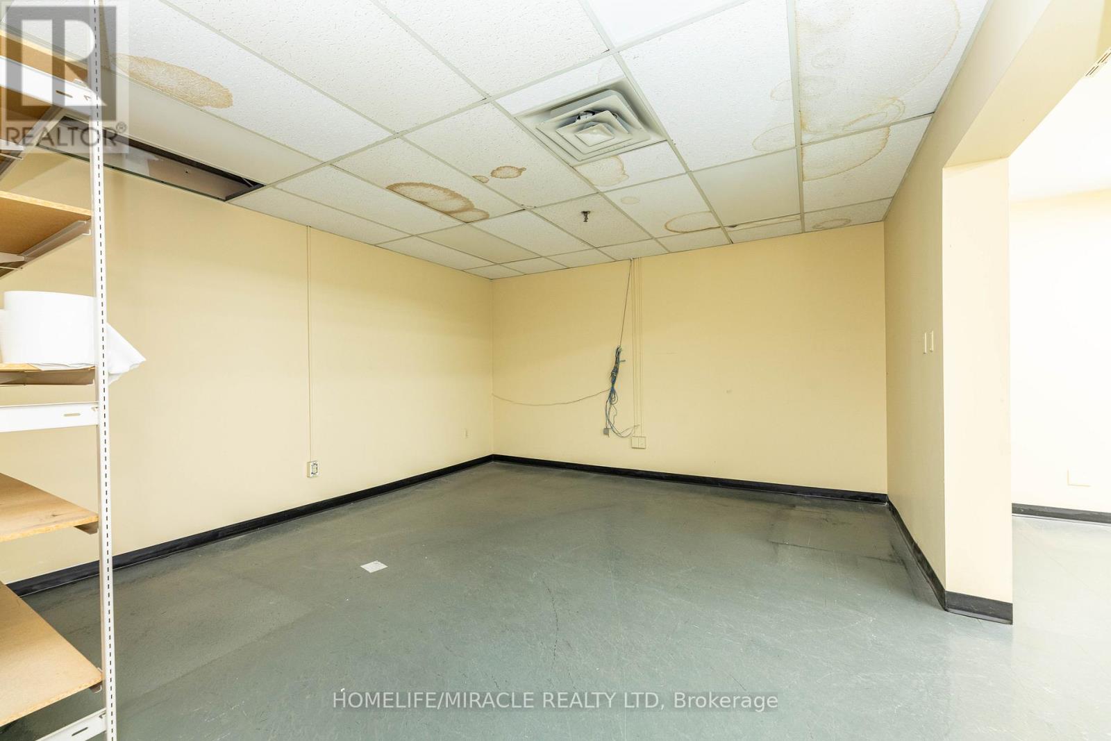 11 Automatic Road E, Brampton (Gore Industrial North), Ontario  L6S 4K6 - Photo 17 - W14112574