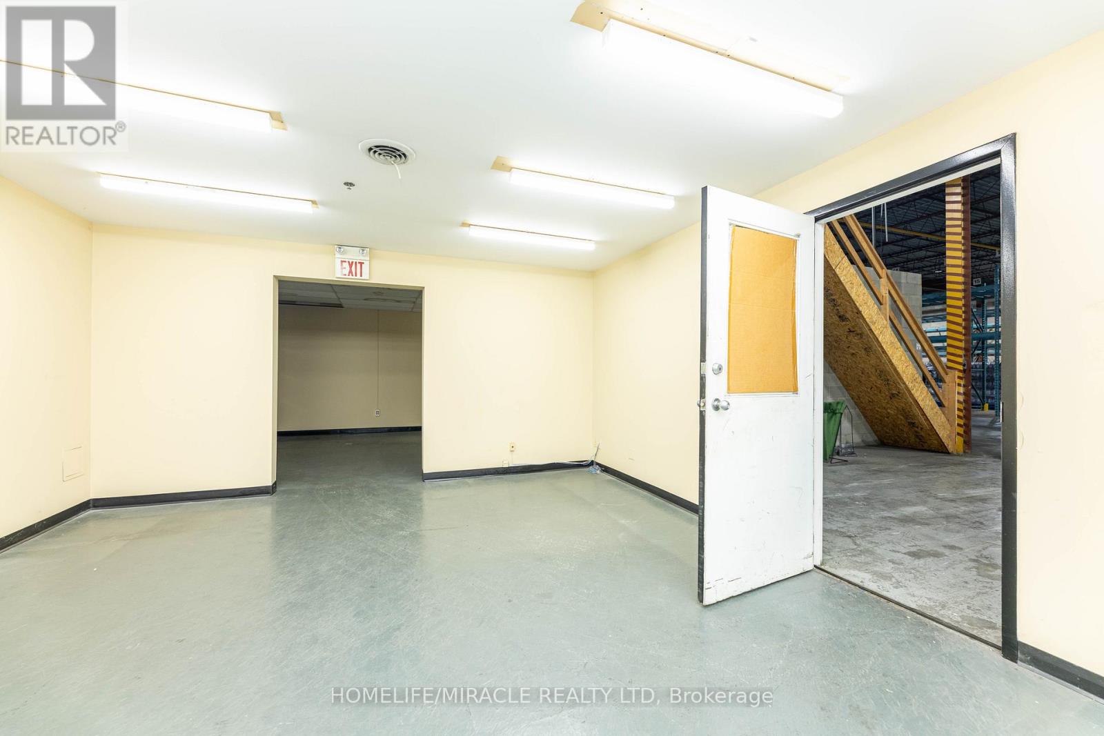 11 Automatic Road E, Brampton (Gore Industrial North), Ontario  L6S 4K6 - Photo 21 - W14112574