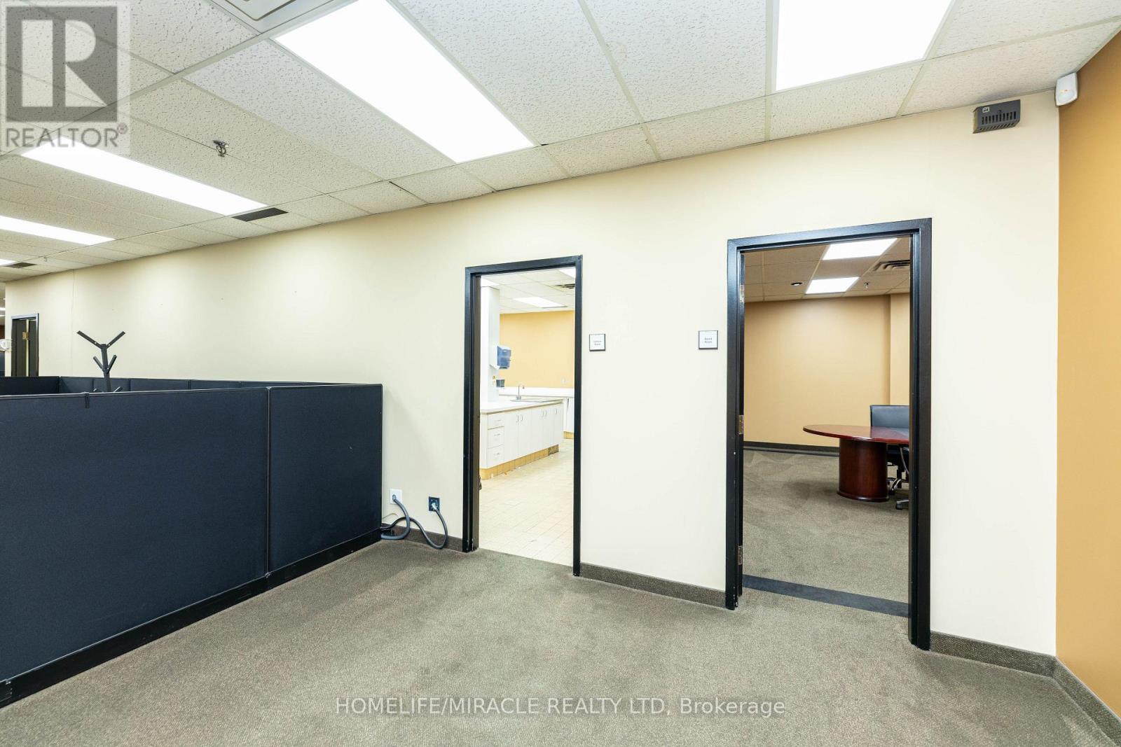 11 Automatic Road E, Brampton (Gore Industrial North), Ontario  L6S 4K6 - Photo 29 - W14112574
