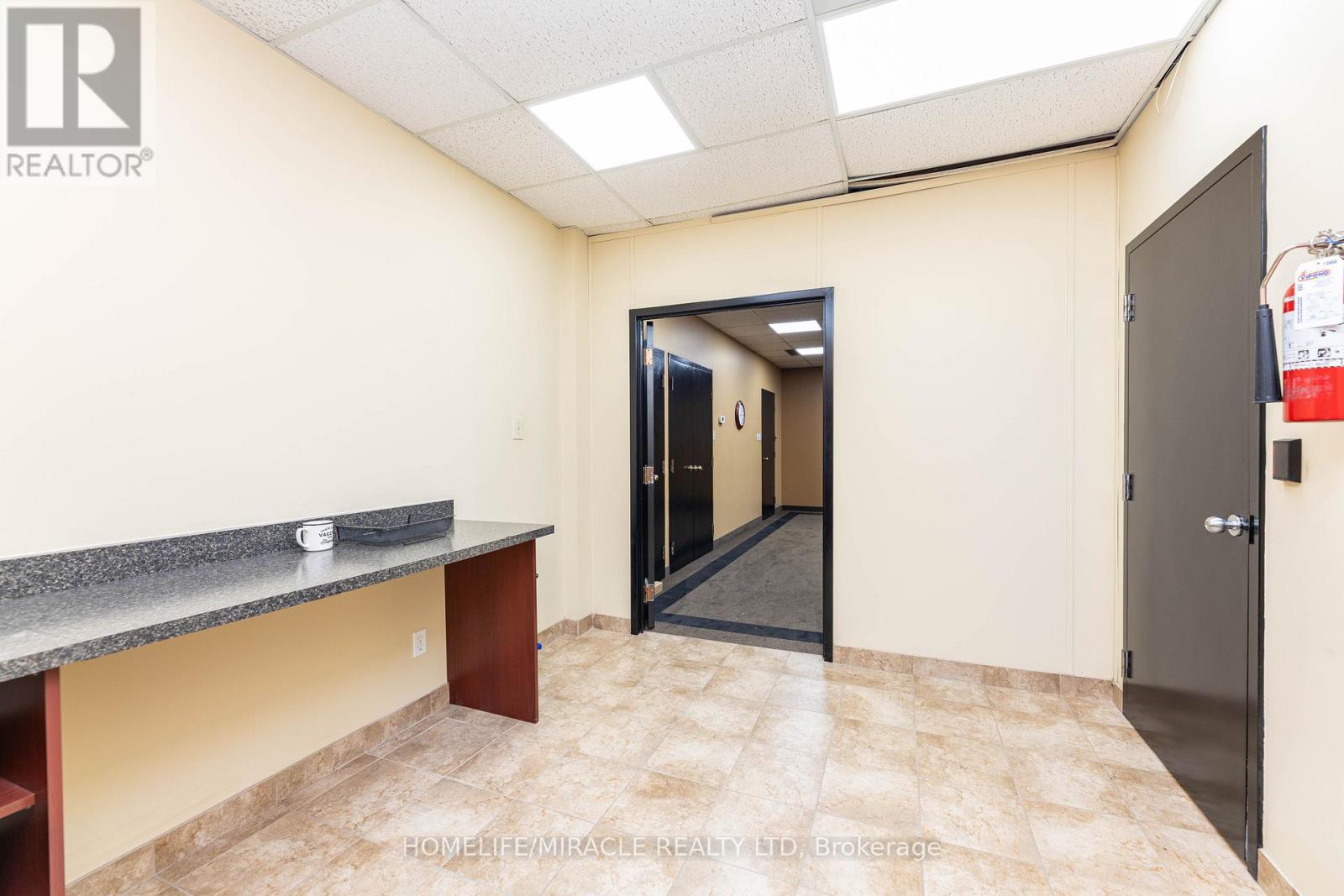 11 Automatic Road E, Brampton (Gore Industrial North), Ontario  L6S 4K6 - Photo 37 - W14112574