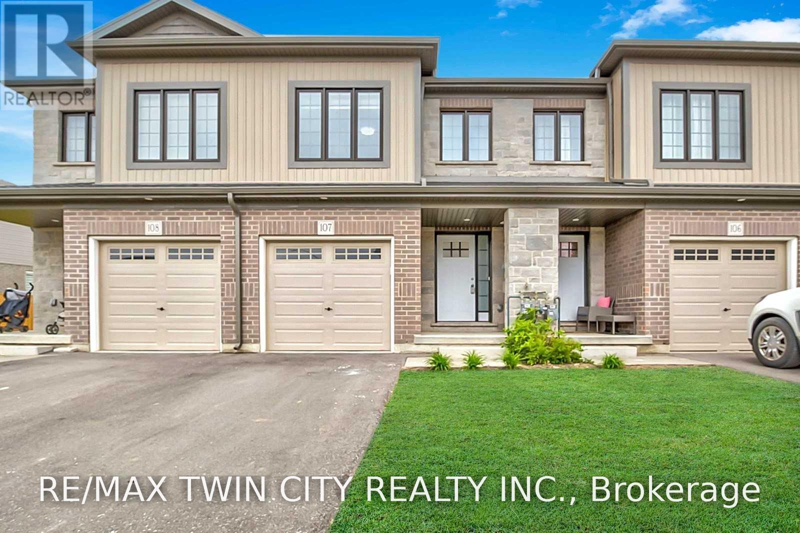 107 - 135 HARDCASTLE DRIVE, Cambridge, Ontario