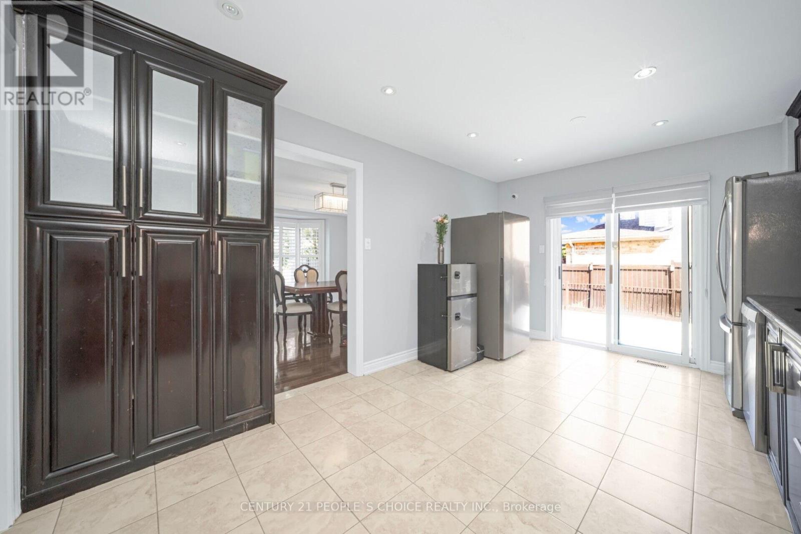 2 Checkerberry Crescent, Brampton, Ontario  L6R 2T2 - Photo 12 - W14096944