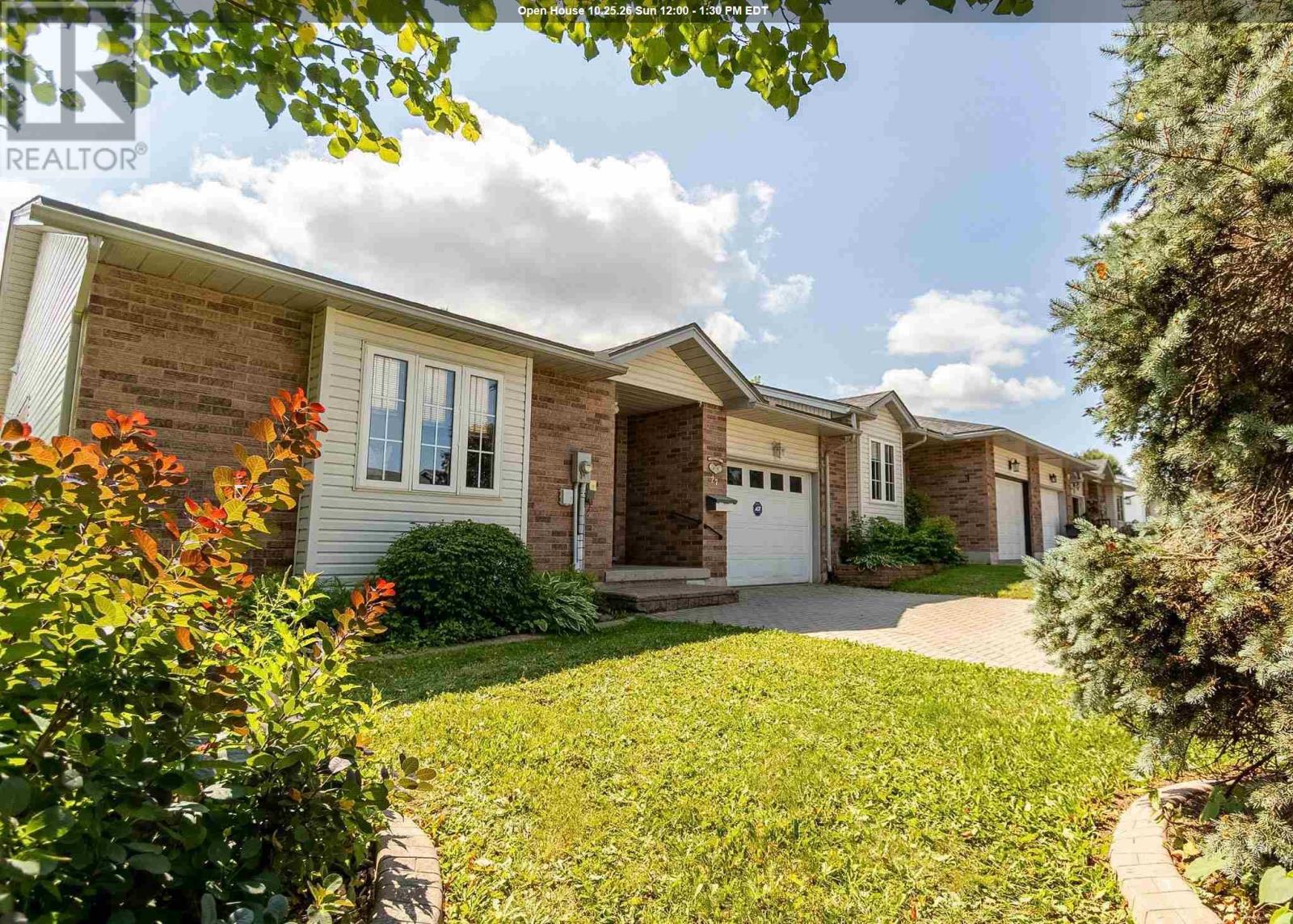 27 Village CT, Sault Ste. Marie, Ontario