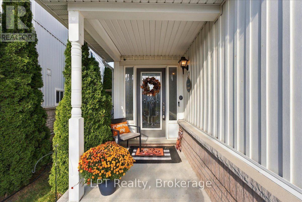 1334 Tall Pine Avenue, Oshawa, Ontario  L1K 0M3 - Photo 3 - E14112612