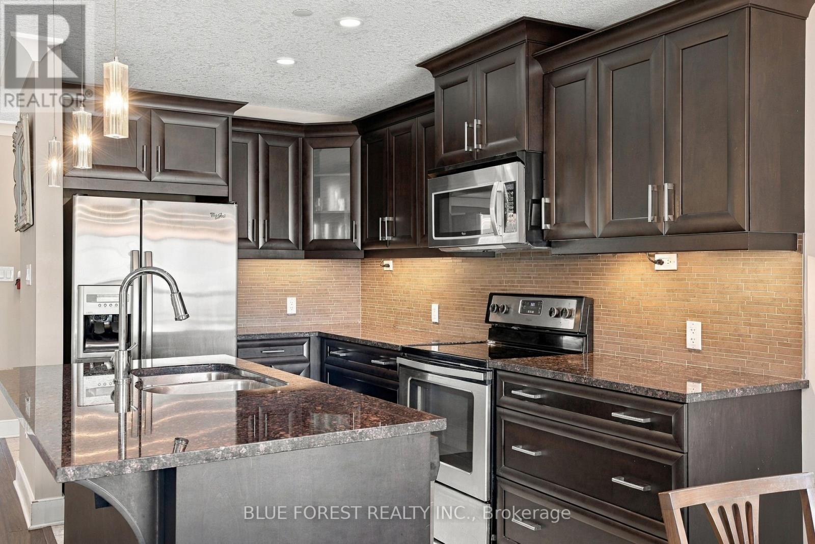 205 - 320 Sugarcreek Trail, London North, Ontario N6H 0G3 - Photo 12 - X14112592