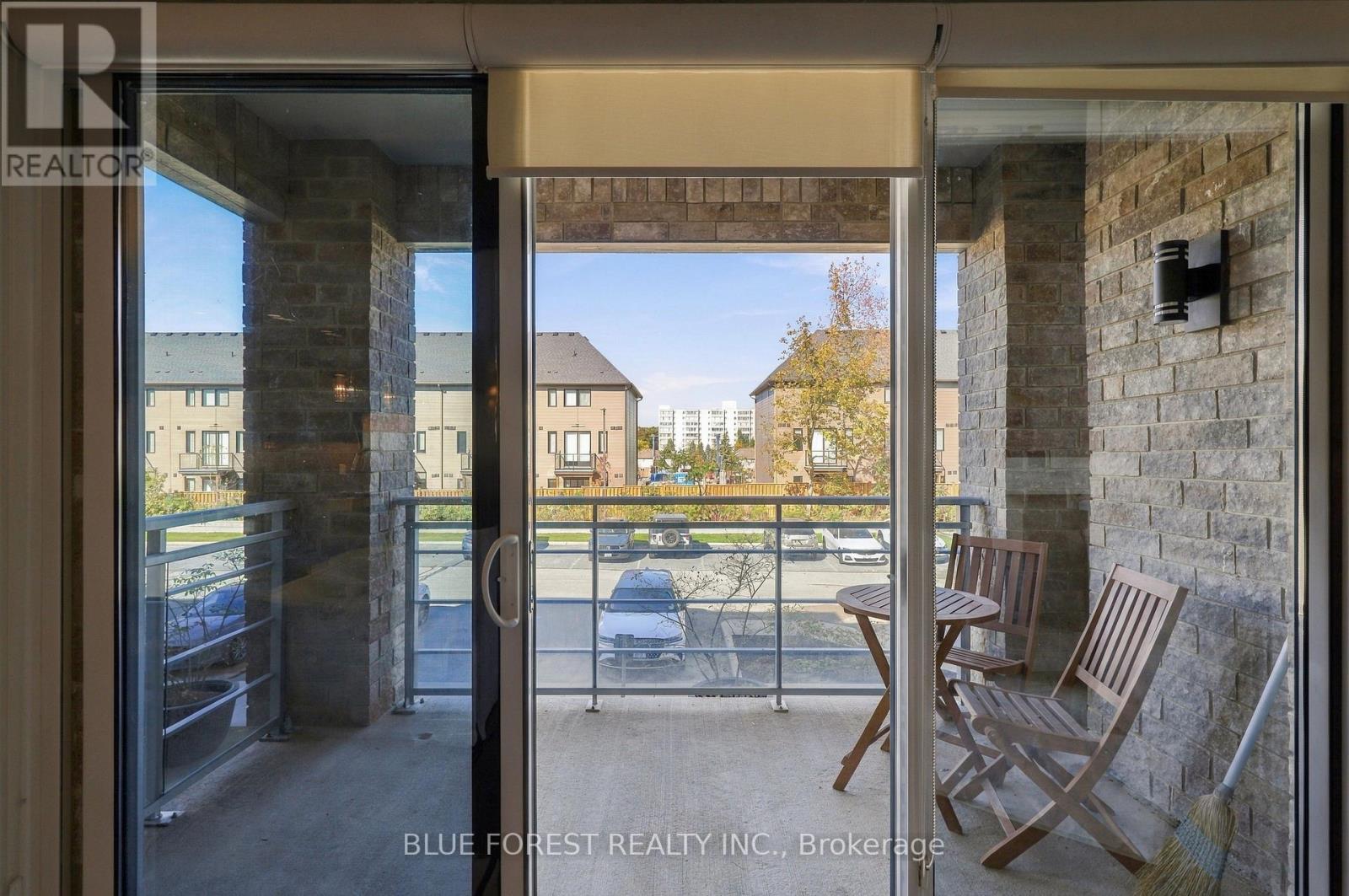 205 - 320 Sugarcreek Trail, London North, Ontario N6H 0G3 - Photo 14 - X14112592