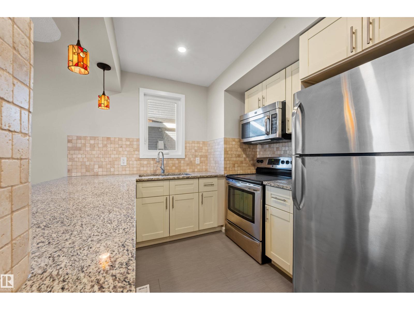 10969 139 St NW, Edmonton, Alberta  T5M 1R3 - Photo 11 - E4514079