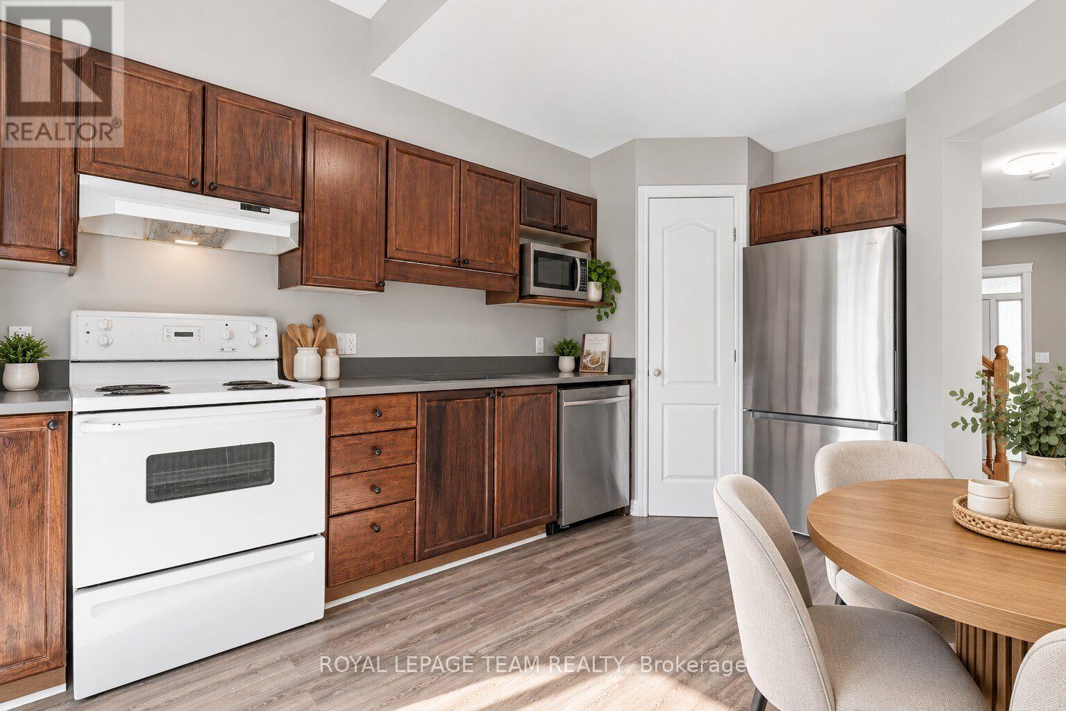 141 Hearst Way, Ottawa, Ontario  K2L 4G5 - Photo 11 - X14112752