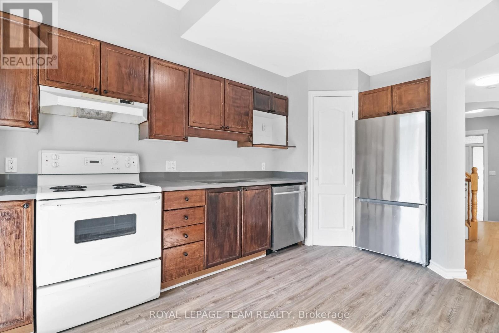 141 Hearst Way, Ottawa, Ontario  K2L 4G5 - Photo 12 - X14112752