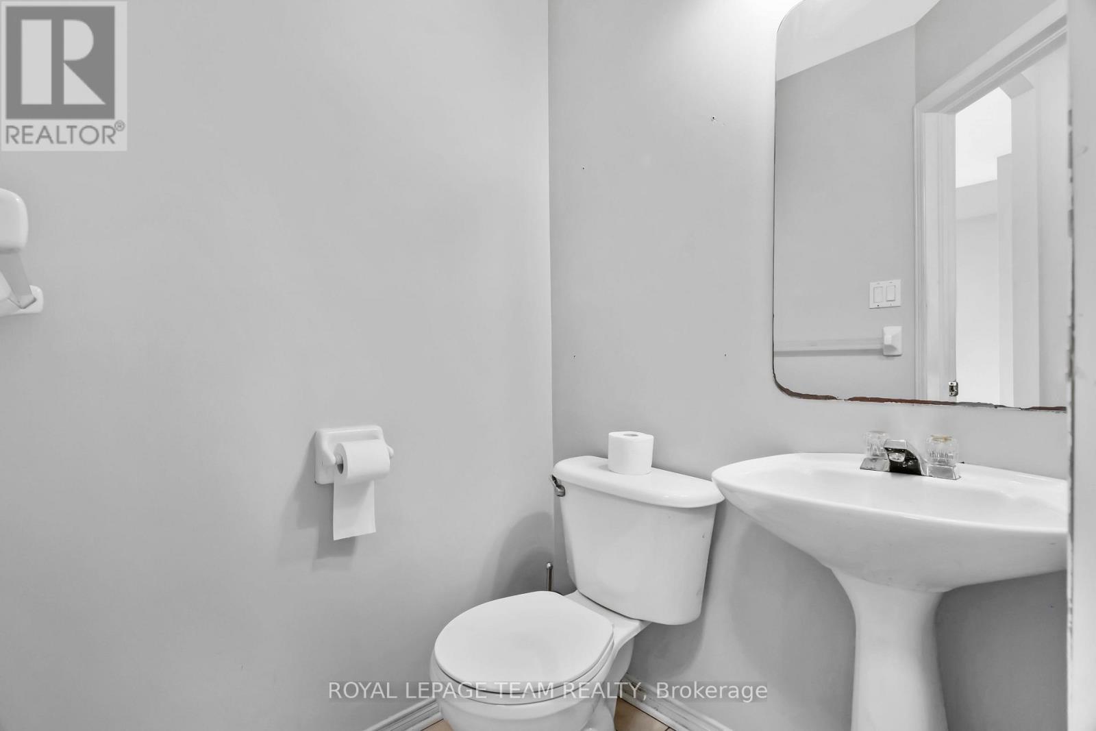 141 Hearst Way, Ottawa, Ontario  K2L 4G5 - Photo 4 - X14112752