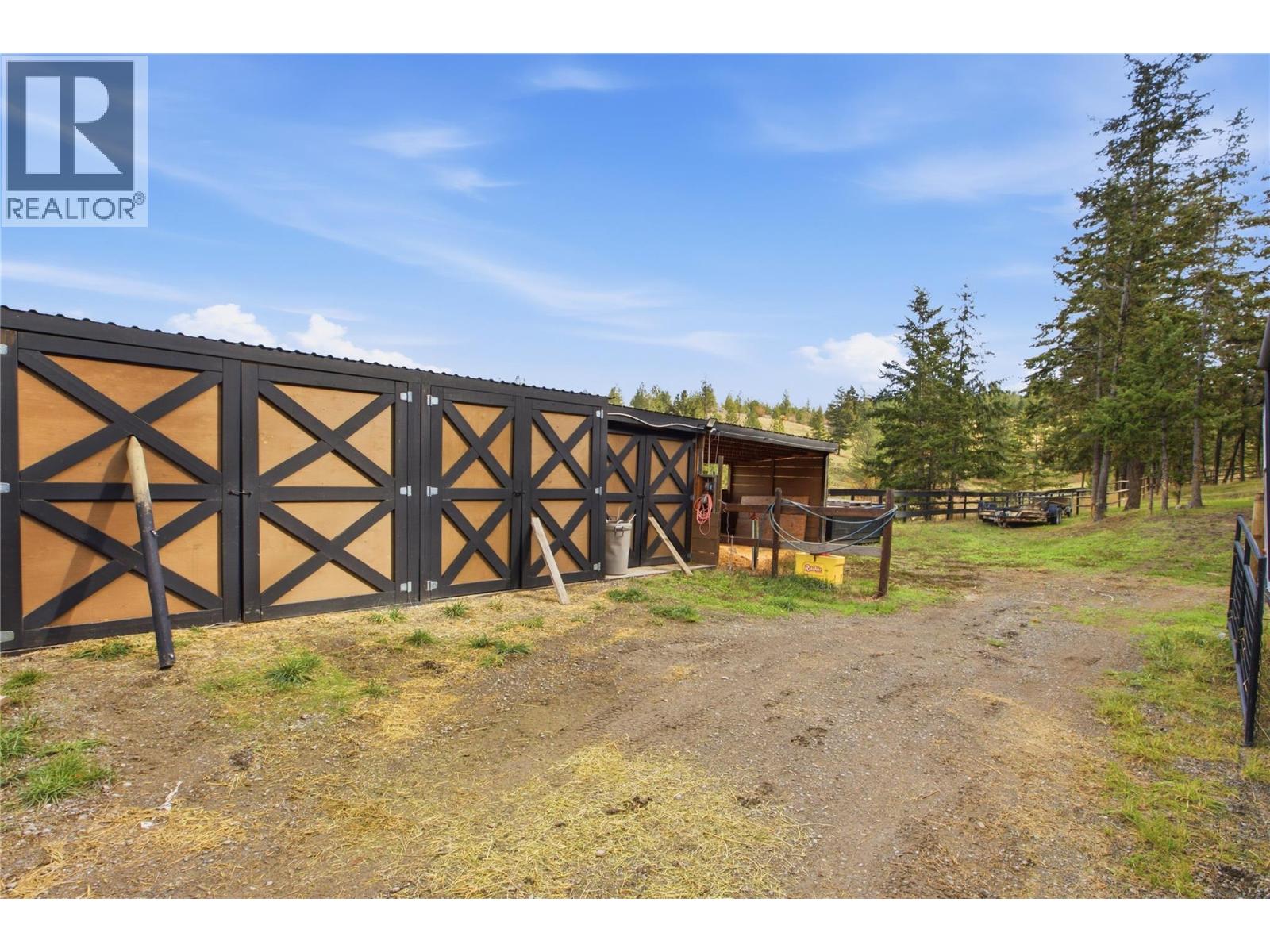 5833 Todd Road, Kamloops, British Columbia  V2C 6P2 - Photo 37 - 10404390