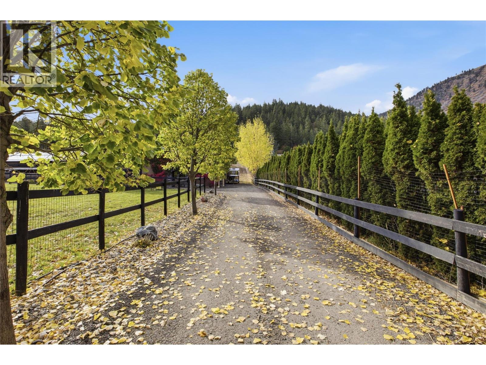5833 Todd Road, Kamloops, British Columbia  V2C 6P2 - Photo 8 - 10404390