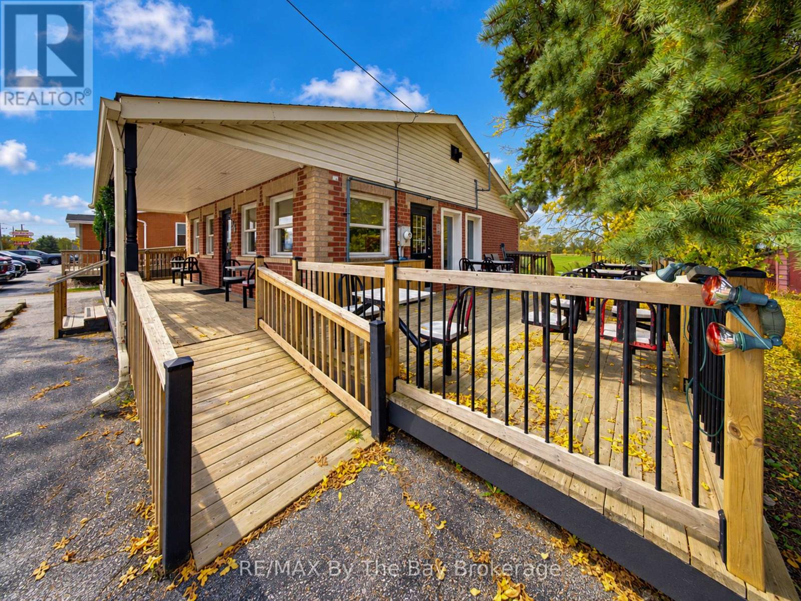 56 Yonge Street S, Springwater, Ontario  L0L 1P0 - Photo 7 - S14112650