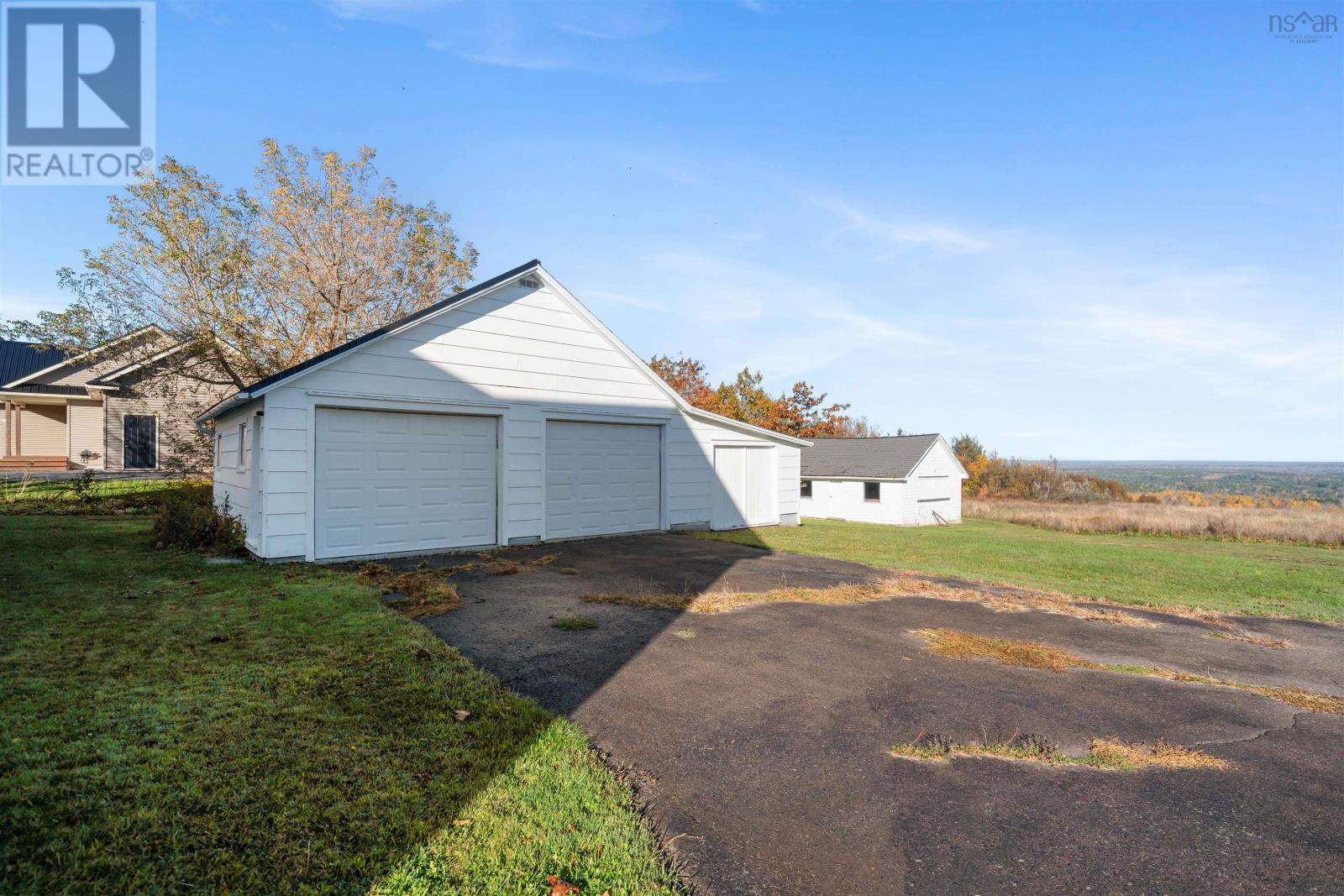 144 Main Street, Springhill, Nova Scotia  B0M 1X0 - Photo 3 - 202626567
