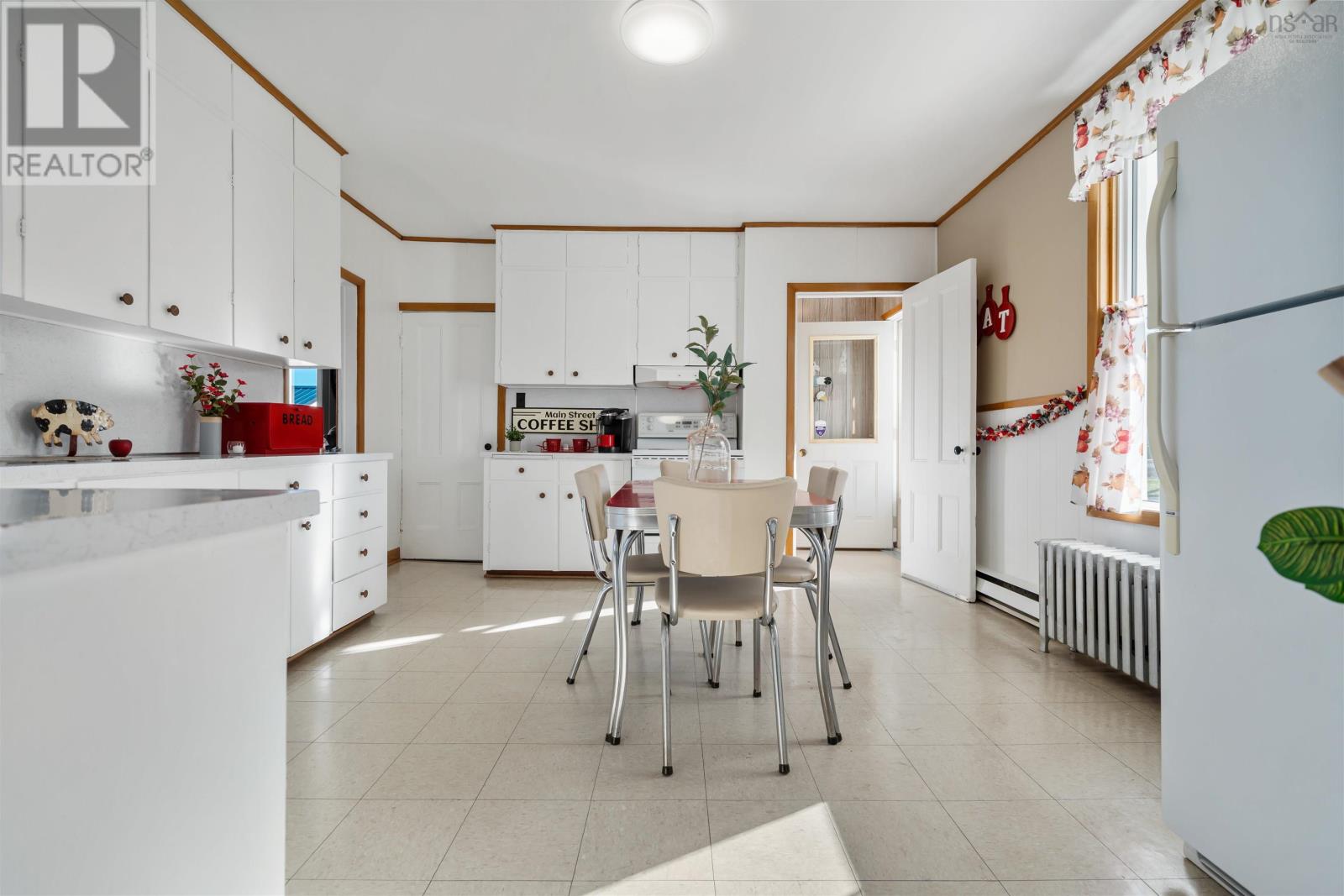 144 Main Street, Springhill, Nova Scotia  B0M 1X0 - Photo 12 - 202626567