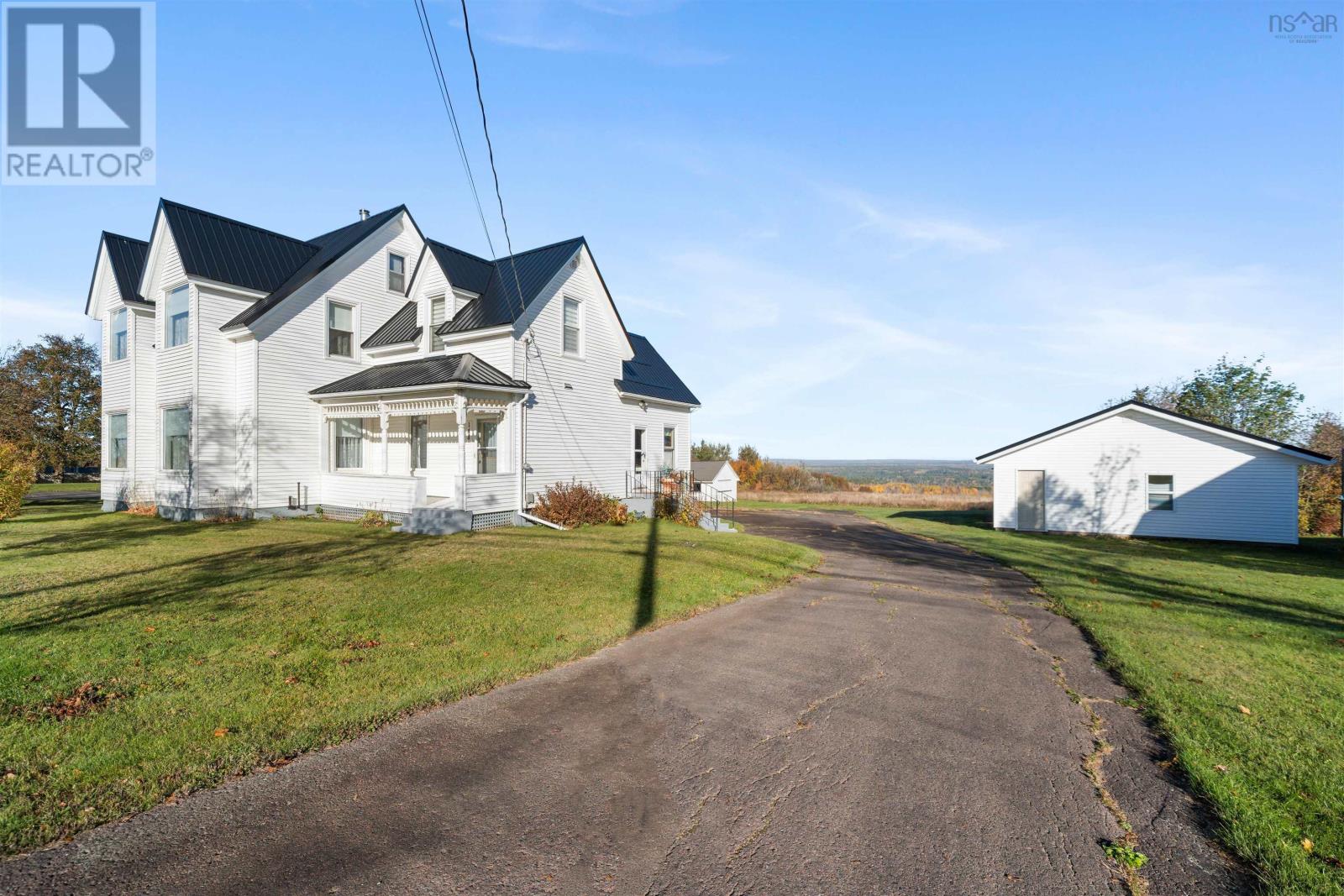 144 Main Street, Springhill, Nova Scotia  B0M 1X0 - Photo 7 - 202626567