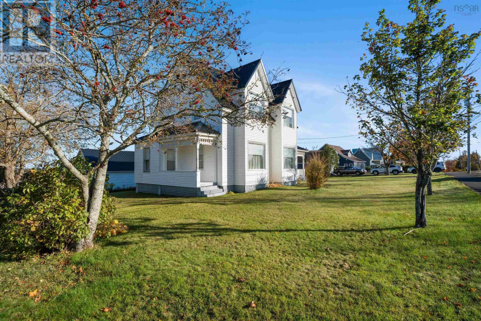 144 Main Street, Springhill, Nova Scotia  B0M 1X0 - Photo 6 - 202626567