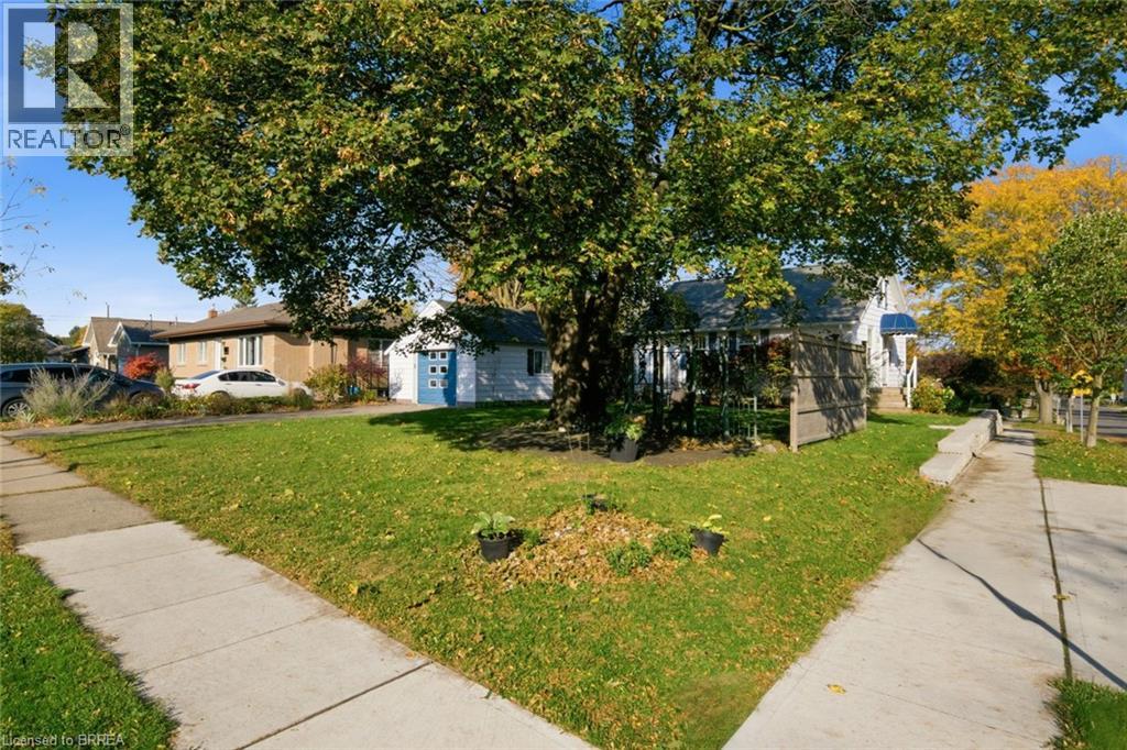 222 St George Street, Brantford, Ontario  N3R 1W7 - Photo 5 - 40873636
