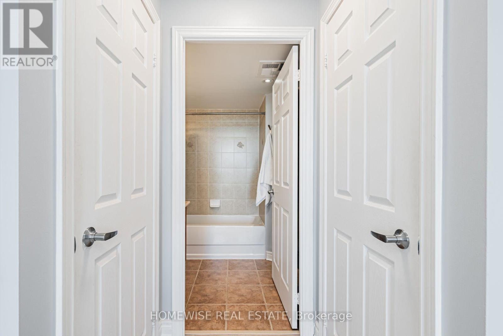 1001 - 225 Wellesley Street E, Toronto, Ontario  M4X 1X8 - Photo 16 - C14112610