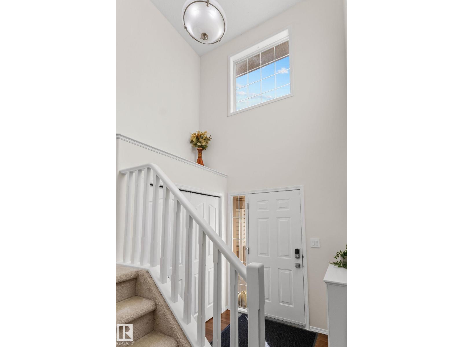 1912 35a Av NW, Edmonton, Alberta  T6T 1Y9 - Photo 2 - E4514085