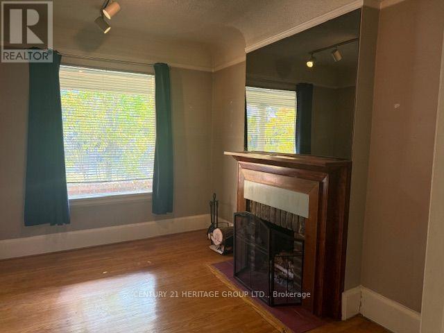 16 Sparkhall Avenue, Toronto (North Riverdale), Ontario  M4K 1G5 - Photo 4 - E14112630