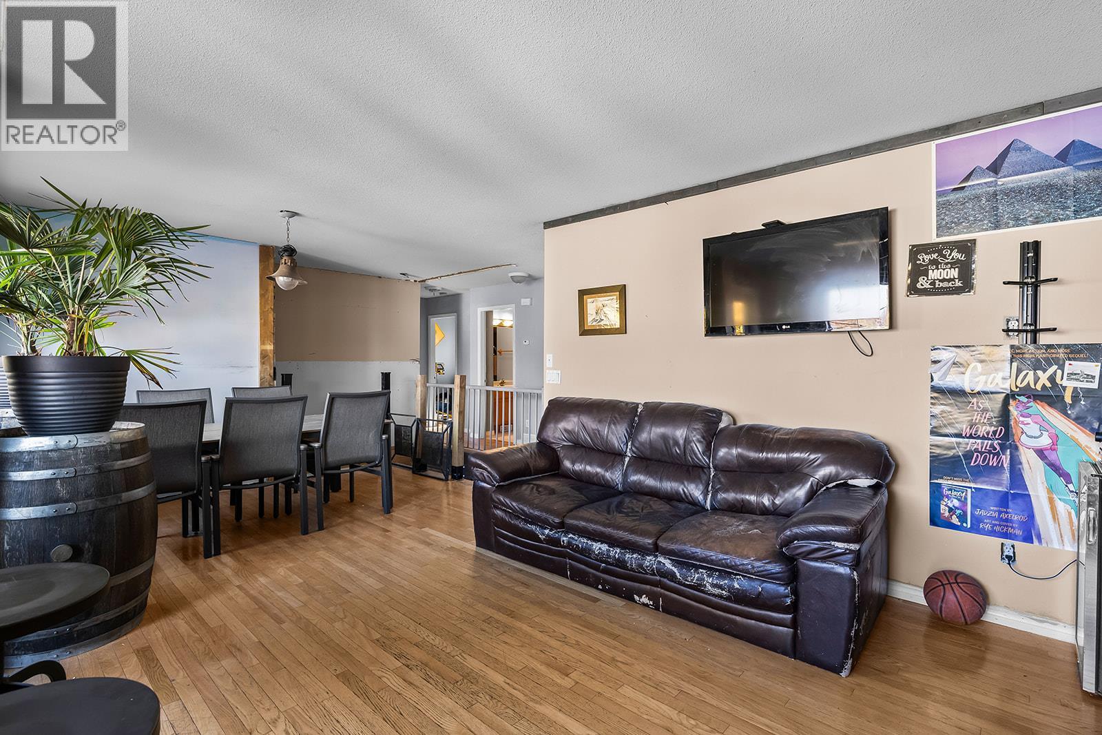 533 Harrop Avenue, Kelowna, British Columbia  V1X 6W6 - Photo 6 - 10403869
