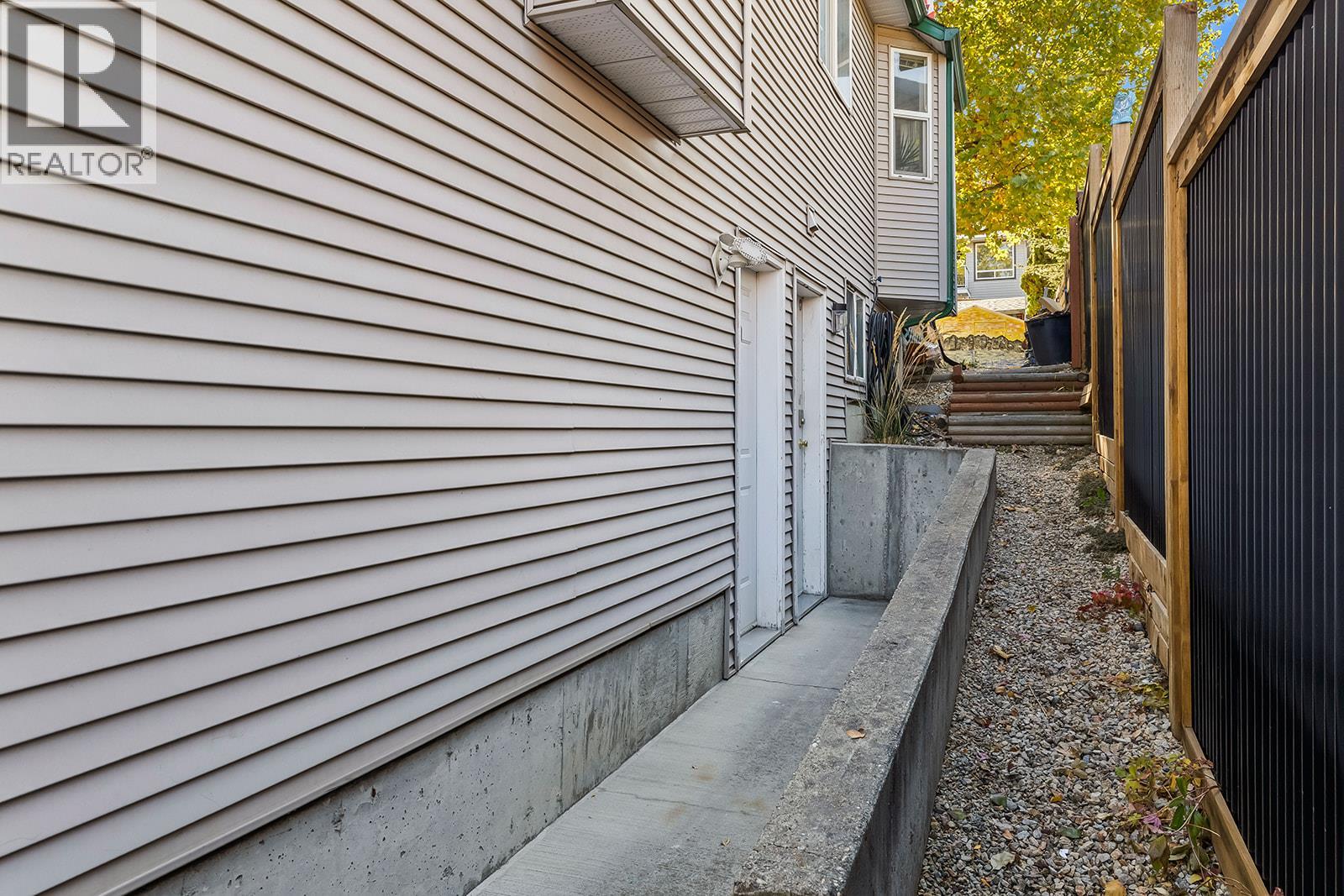 533 Harrop Avenue, Kelowna, British Columbia  V1X 6W6 - Photo 32 - 10403869