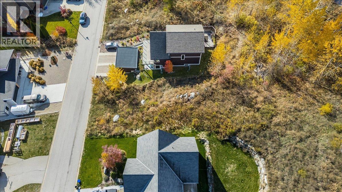 802 White Tail Drive, Rossland, British Columbia  V0G 1Y0 - Photo 3 - 10404328